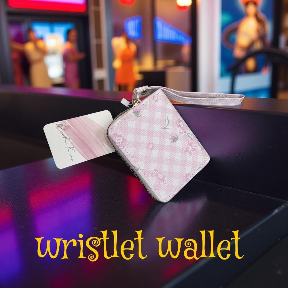 New zipped Blush Kiss Wallet Wristlet